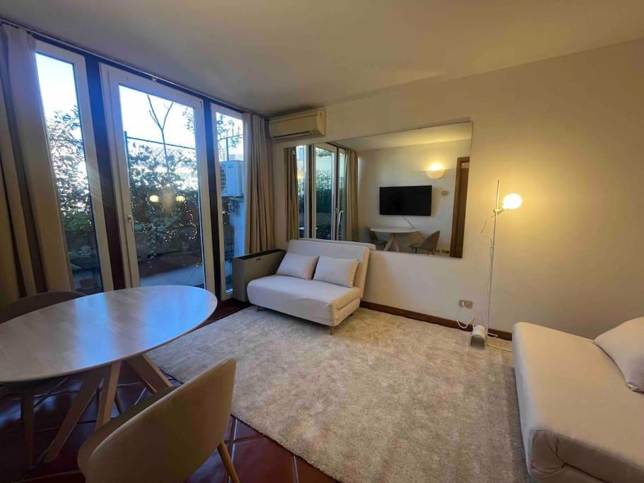 Monolocale In Centro Con Terrazzo Appartement Milan
